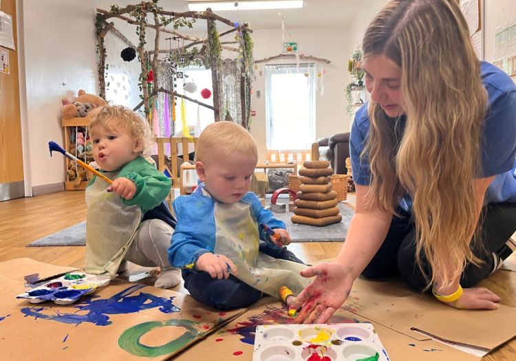 babies painting