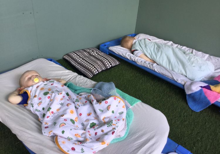 Babies outdoor sleeping
